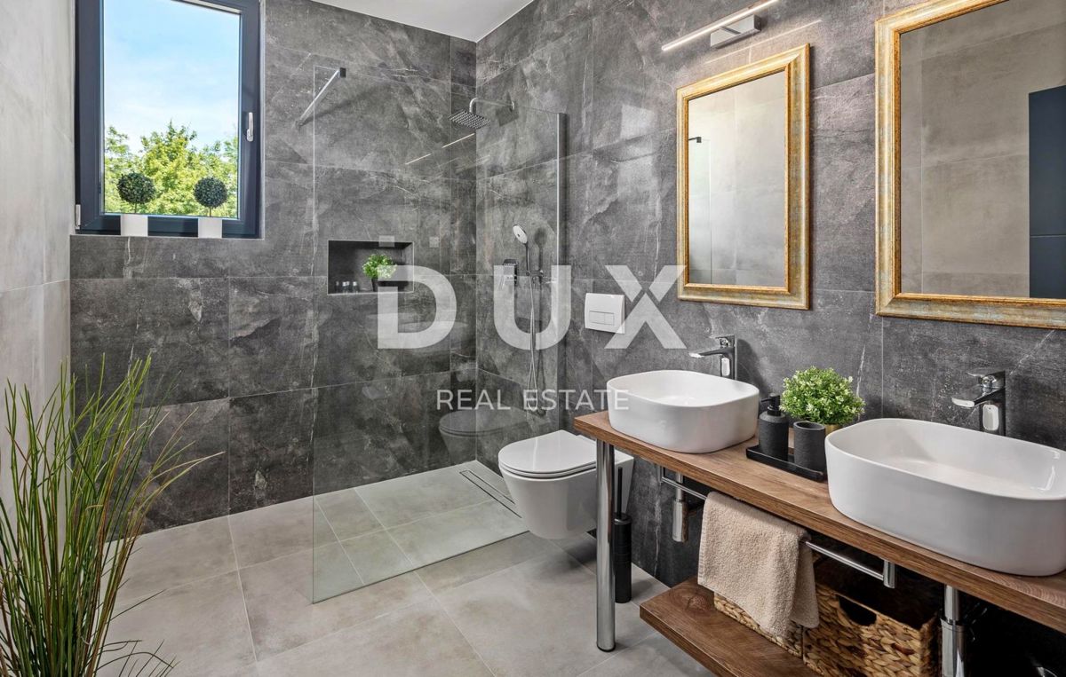 ISTRIA, ROVIGNO - Villa di architettura moderna