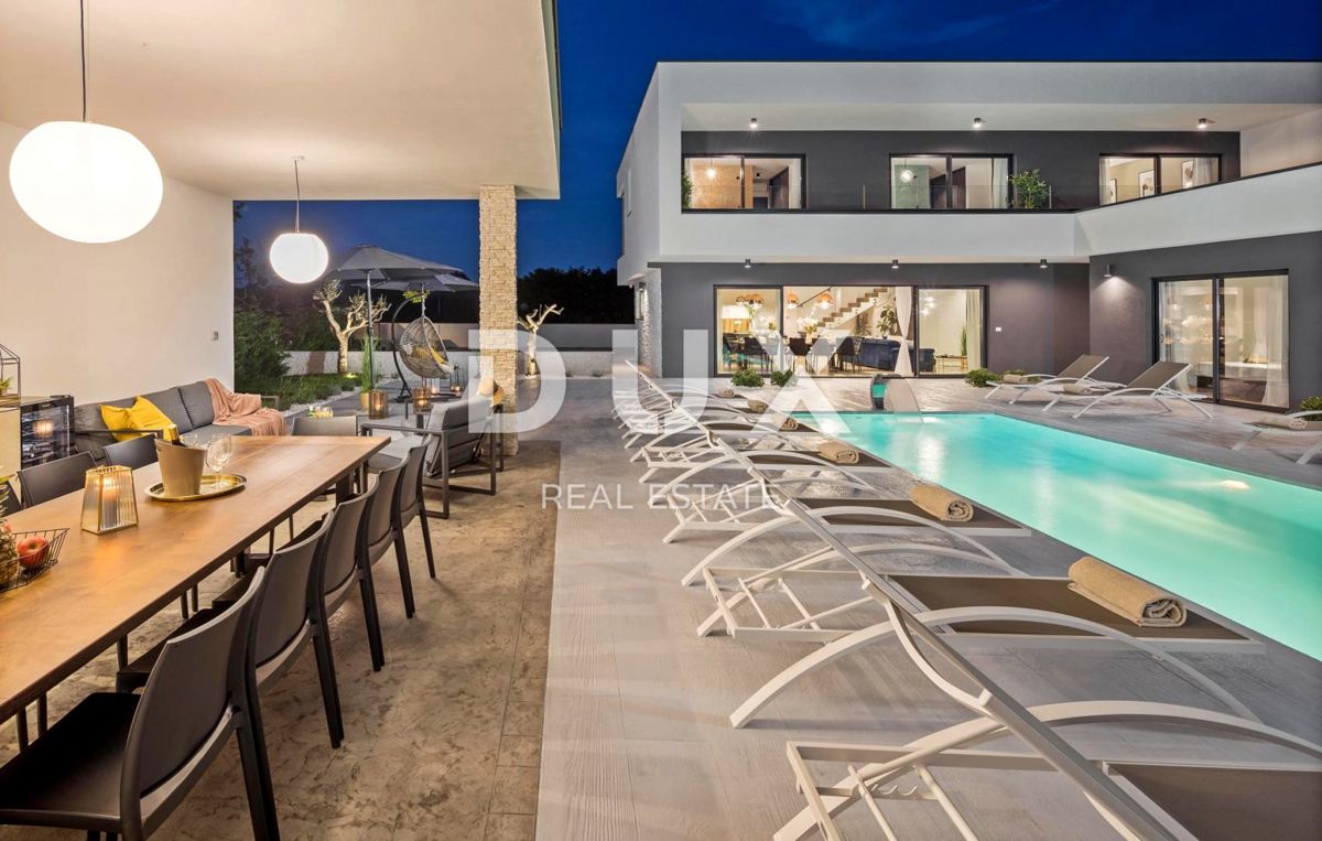 ISTRIA, ROVIGNO - Villa di architettura moderna