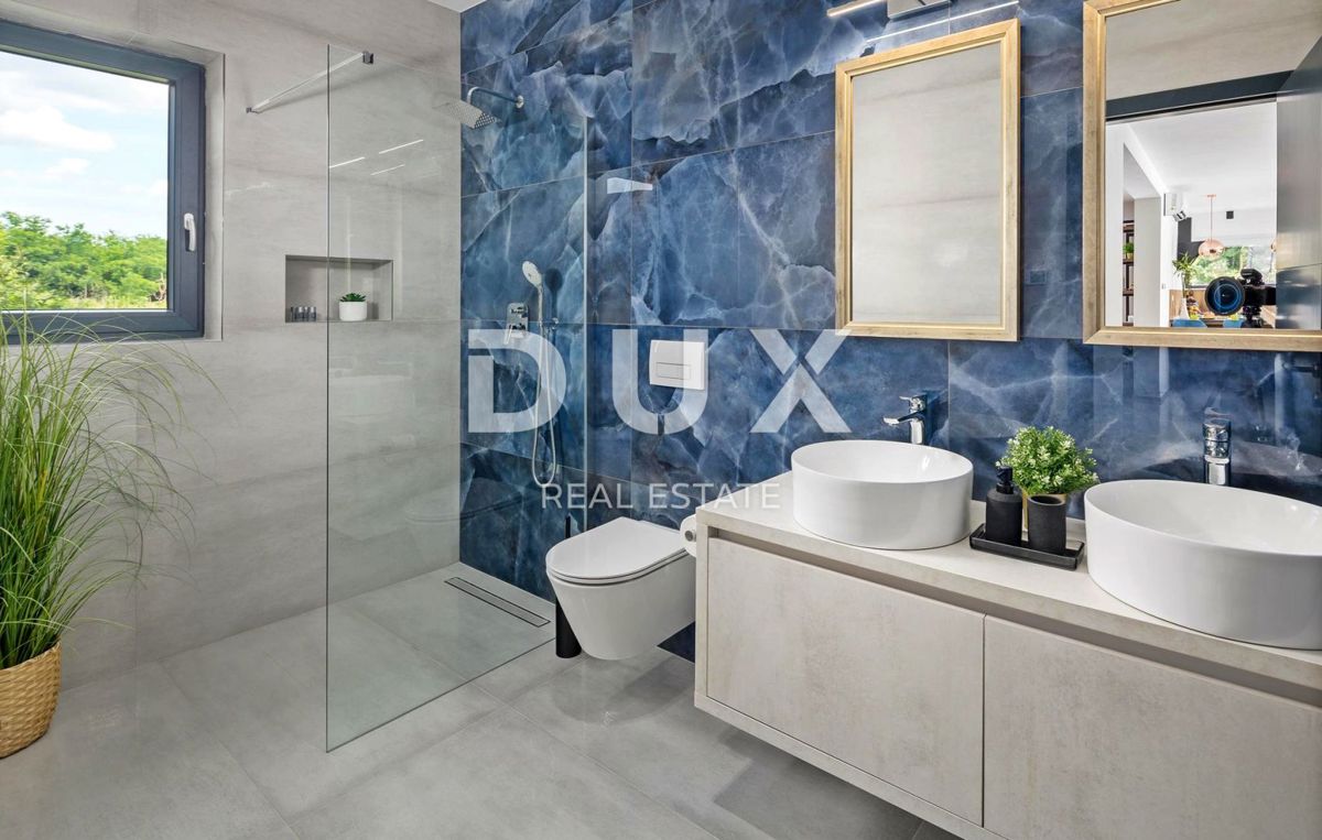 ISTRIA, ROVIGNO - Villa di architettura moderna