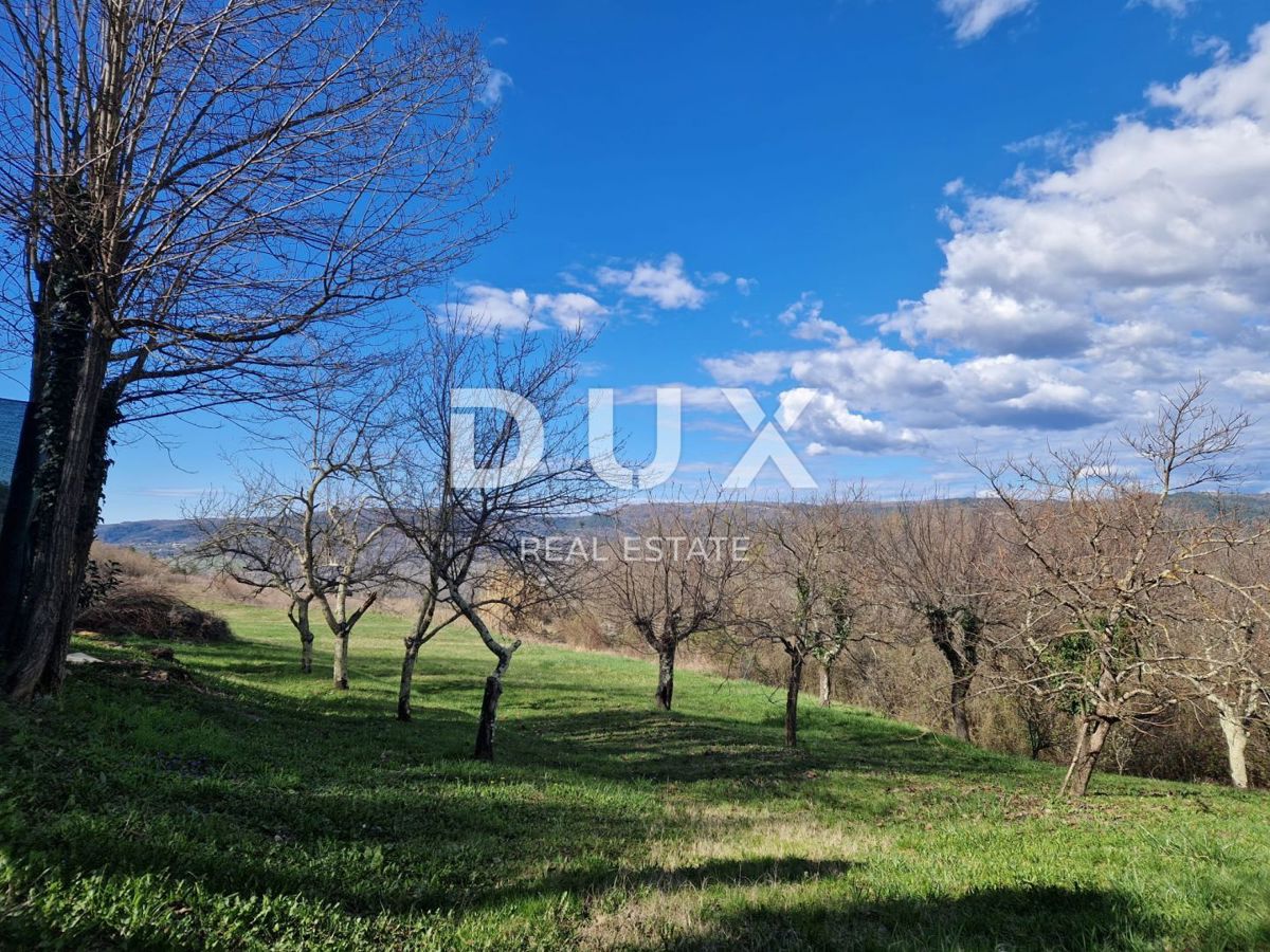 ISTRIA, MOTOVUN - Terreno con vista impressionante