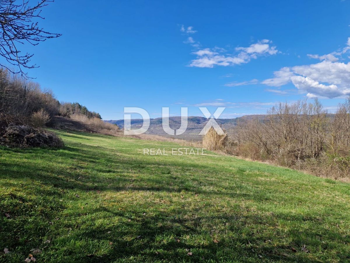 ISTRIA, MOTOVUN - Terreno con vista impressionante