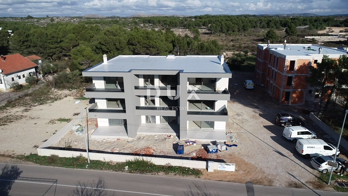 ŠIBENIK, SRIMA – Moderno appartamento in un nuovo edificio vicino alla spiaggia