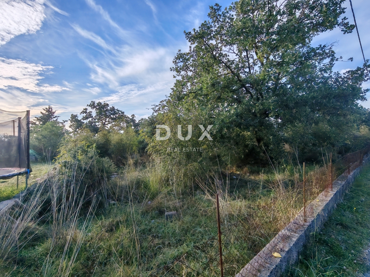 ZADAR, GLAVICA - Terreno edificabile in zona tranquilla vicino al mare!