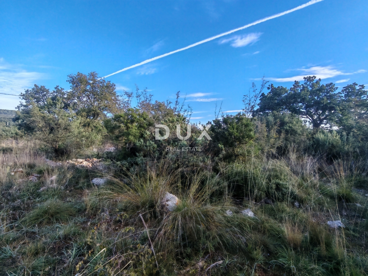 ZADAR, GLAVICA - Terreno edificabile in zona tranquilla vicino al mare!