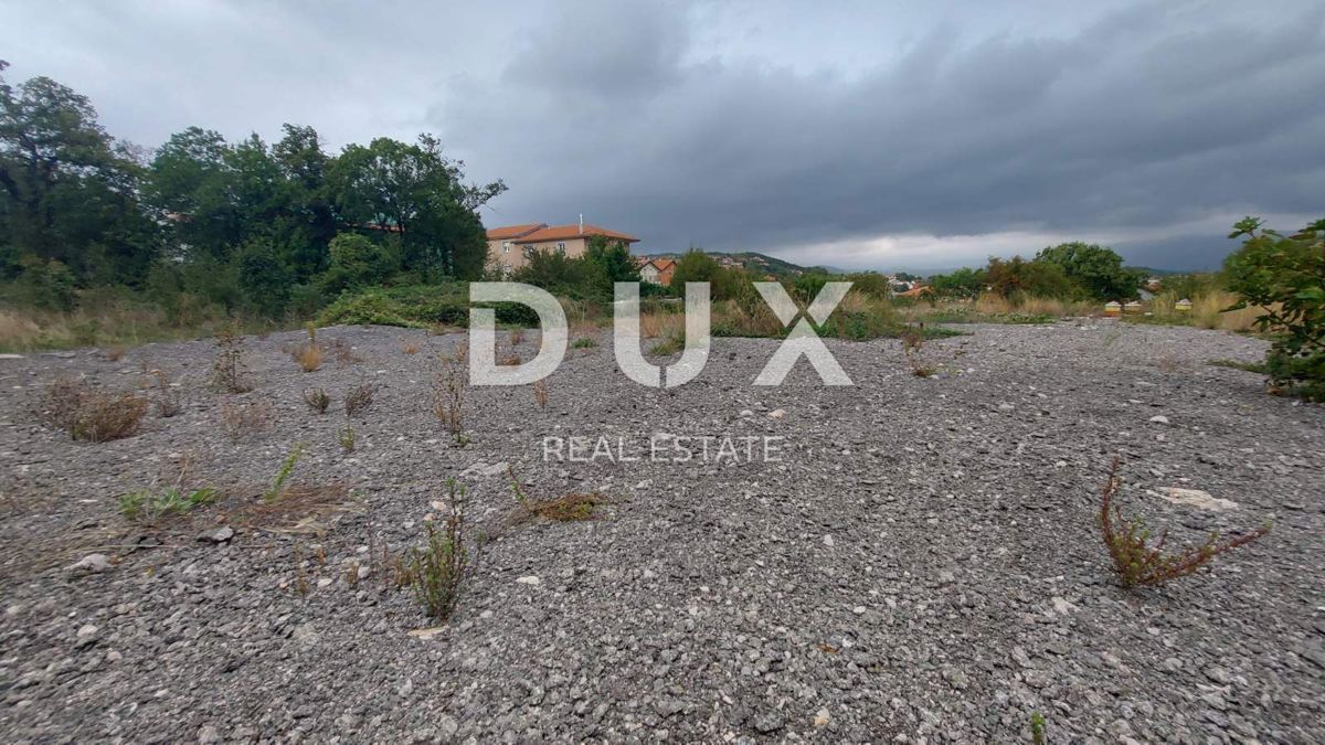 RIJEKA, ČAVLE - terreno edificabile di 3548 m2 in ottima posizione, opportunità per un buon investimento!