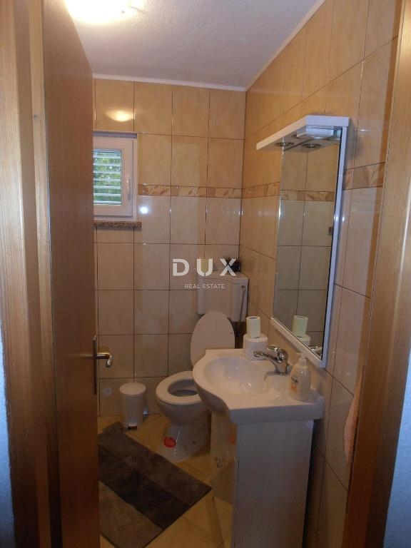 ZADAR, KARIN - OCCASIONE! Casa indipendente, a 100 m dalla spiaggia!