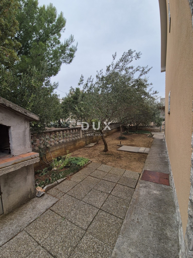 ZADAR, KARIN - OCCASIONE! Casa indipendente, a 100 m dalla spiaggia!