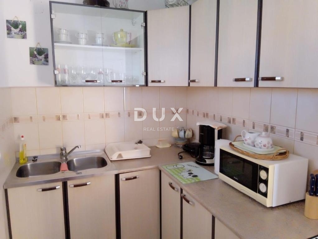 ZADAR, KARIN - OCCASIONE! Casa indipendente, a 100 m dalla spiaggia!