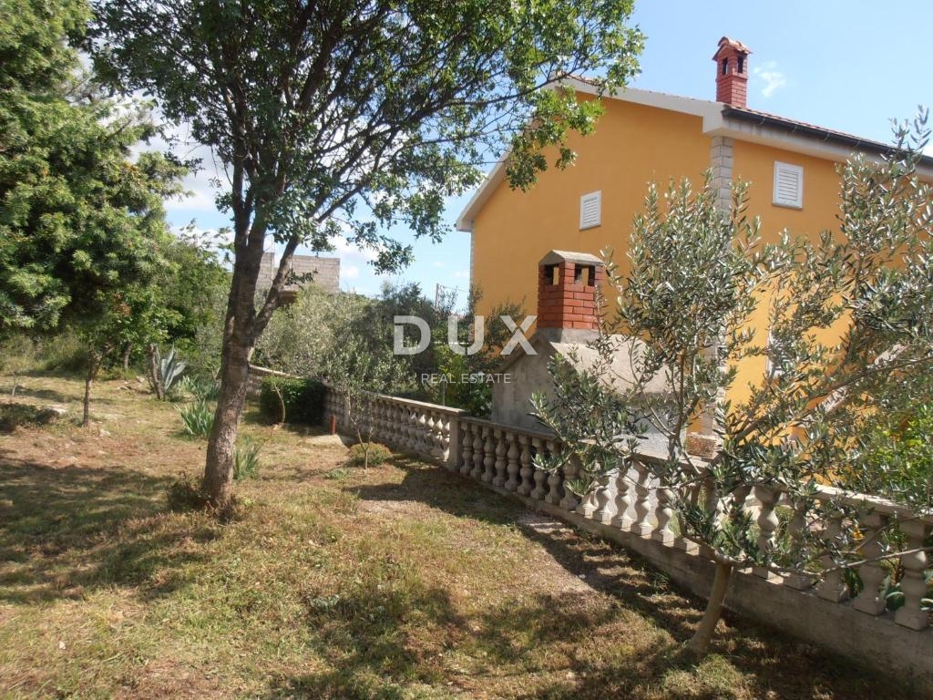 ZADAR, KARIN - OCCASIONE! Casa indipendente, a 100 m dalla spiaggia!