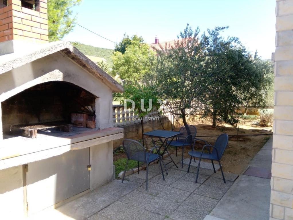 ZADAR, KARIN - OCCASIONE! Casa indipendente, a 100 m dalla spiaggia!