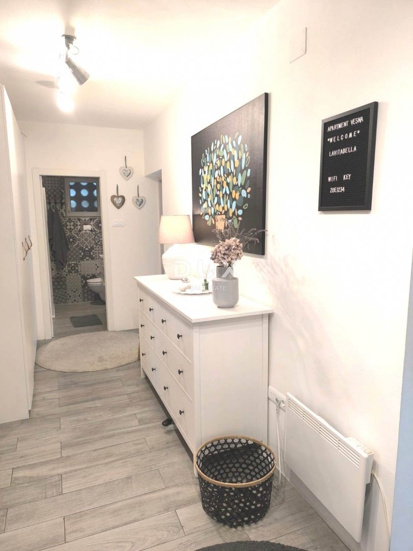 ISTRIA, POLA - Appartamento con 3 camere da letto + soggiorno, 2 bagni e garage