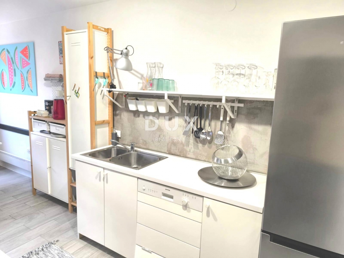 ISTRIA, POLA - Appartamento con 3 camere da letto + soggiorno, 2 bagni e garage