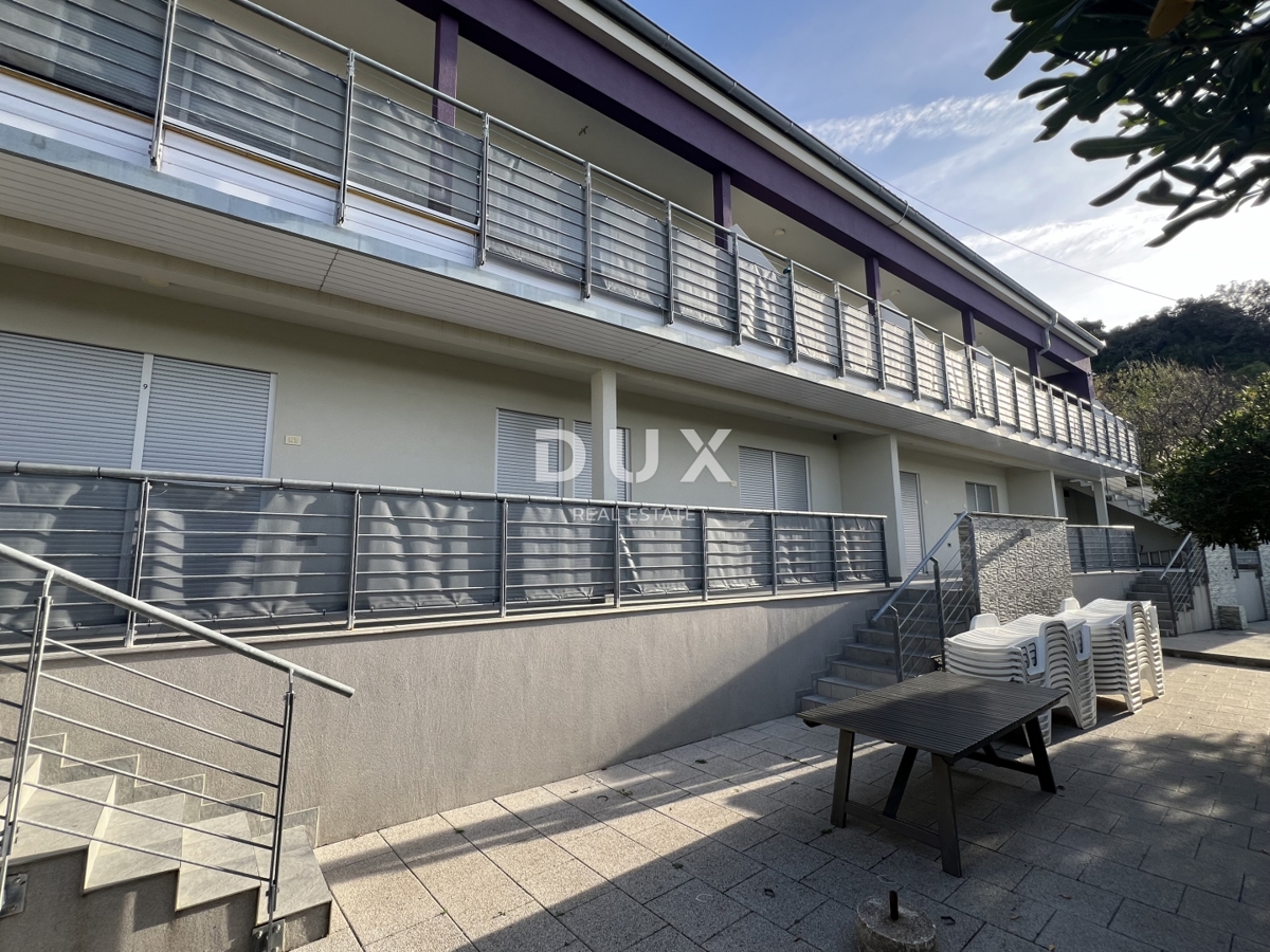 ISOLA DI RAB – proprietà unica in prima fila sul mare