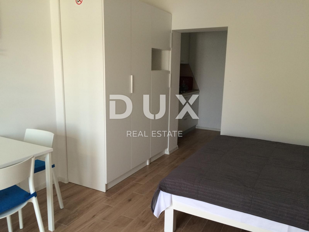 ISOLA DI RAB – proprietà unica in prima fila sul mare