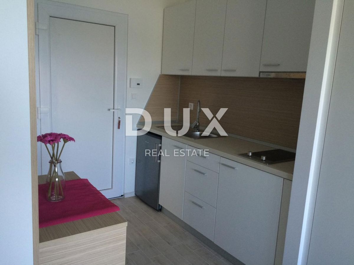 ISOLA DI RAB – proprietà unica in prima fila sul mare