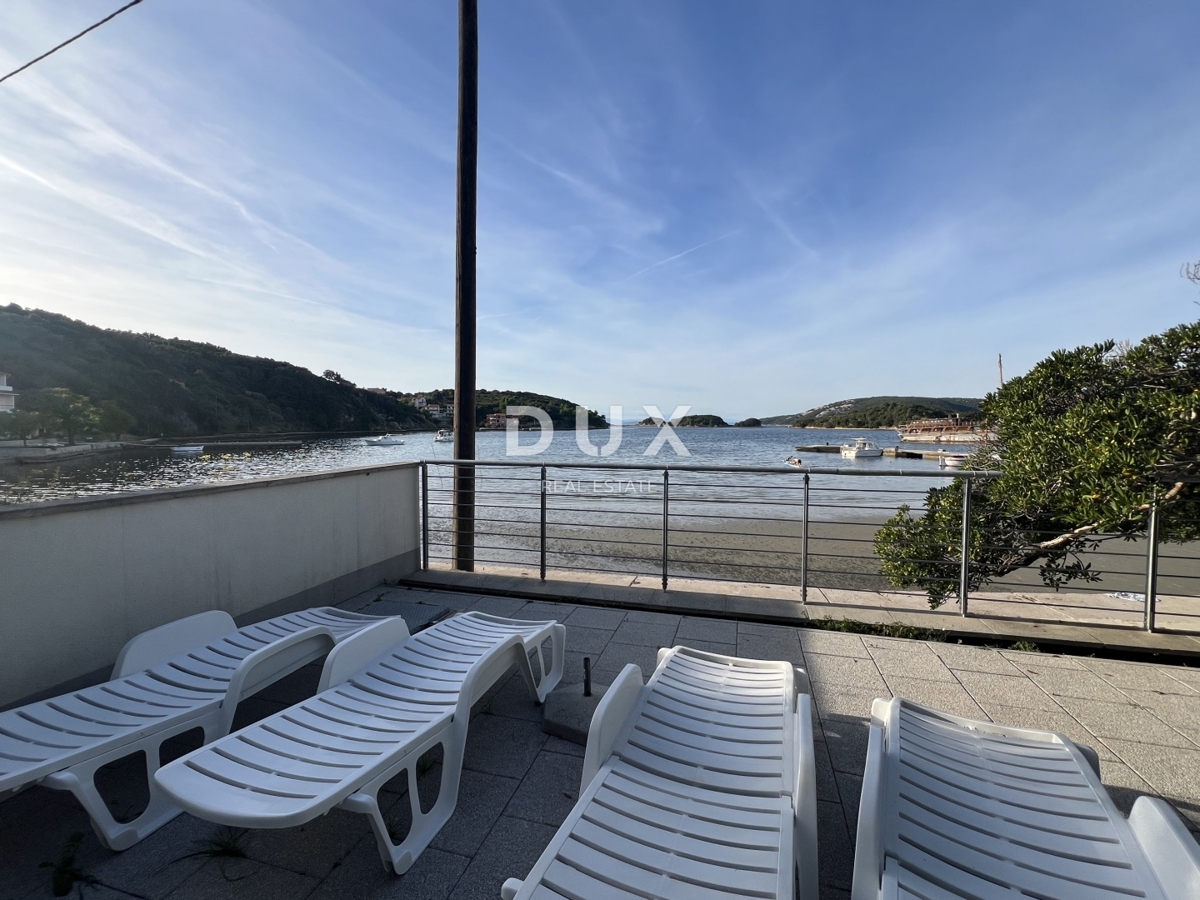 ISOLA DI RAB – proprietà unica in prima fila sul mare