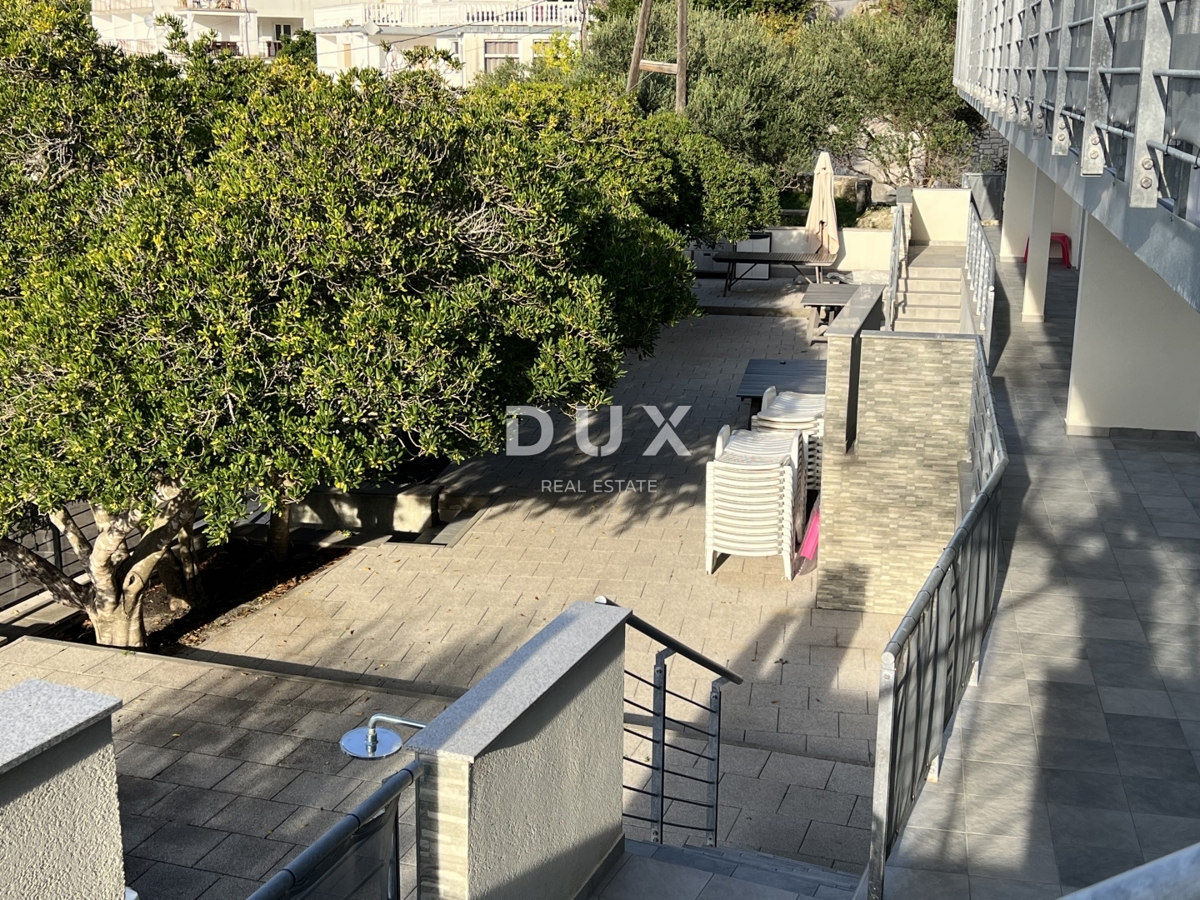 ISOLA DI RAB – proprietà unica in prima fila sul mare