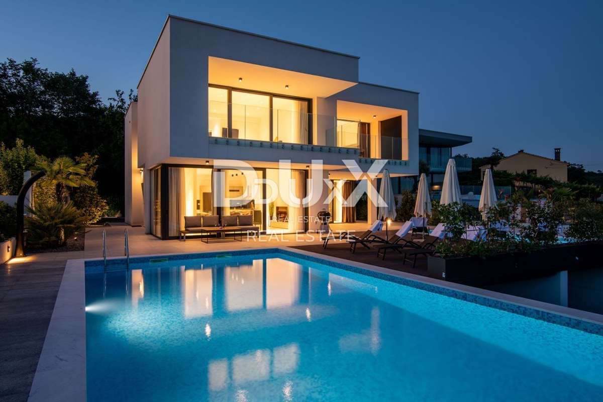 ABBAZIA – Moderna villa di lusso con due unità abitative e vista panoramica sul mare