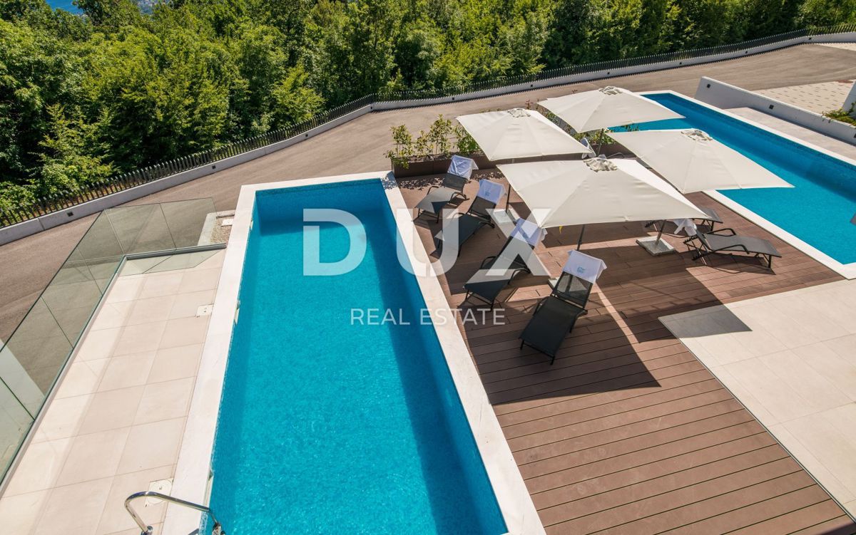 ABBAZIA – Moderna villa di lusso con due unità abitative e vista panoramica sul mare