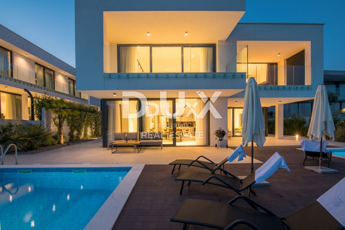 ABBAZIA – Moderna villa di lusso con due unità abitative e vista panoramica sul mare