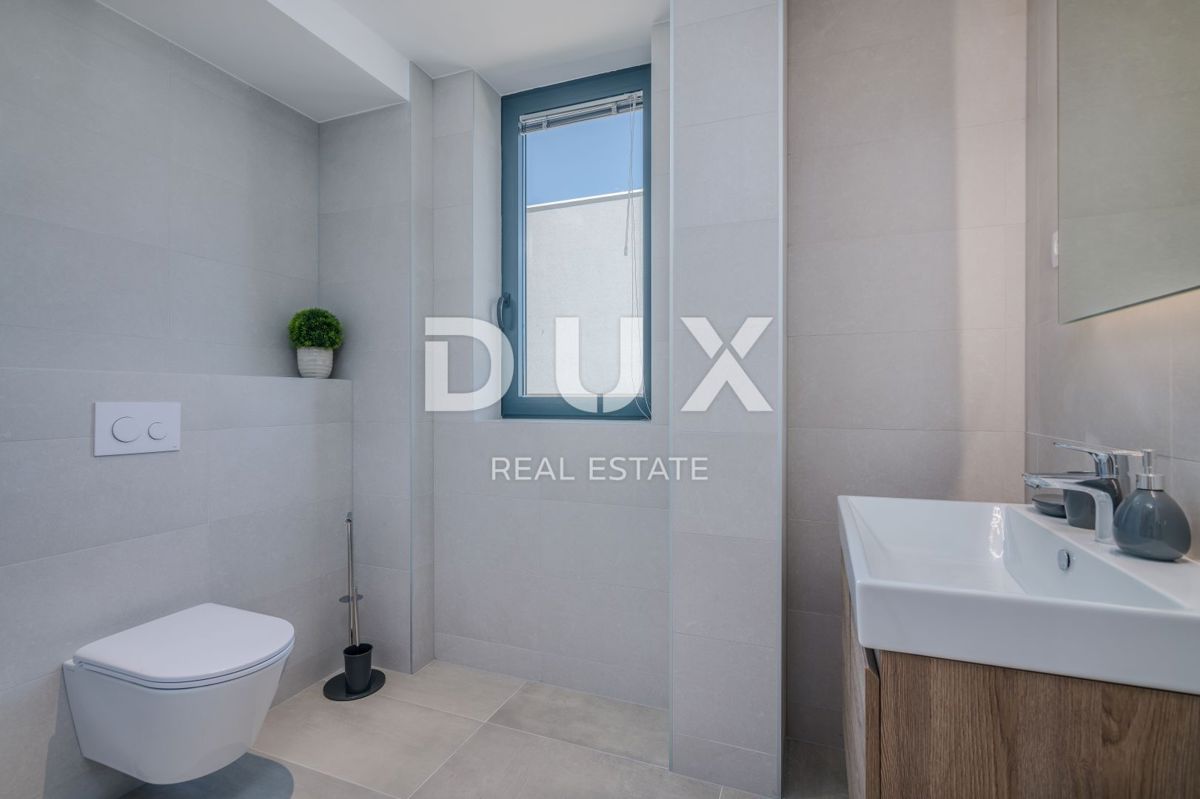 ABBAZIA – Moderna villa di lusso con due unità abitative e vista panoramica sul mare