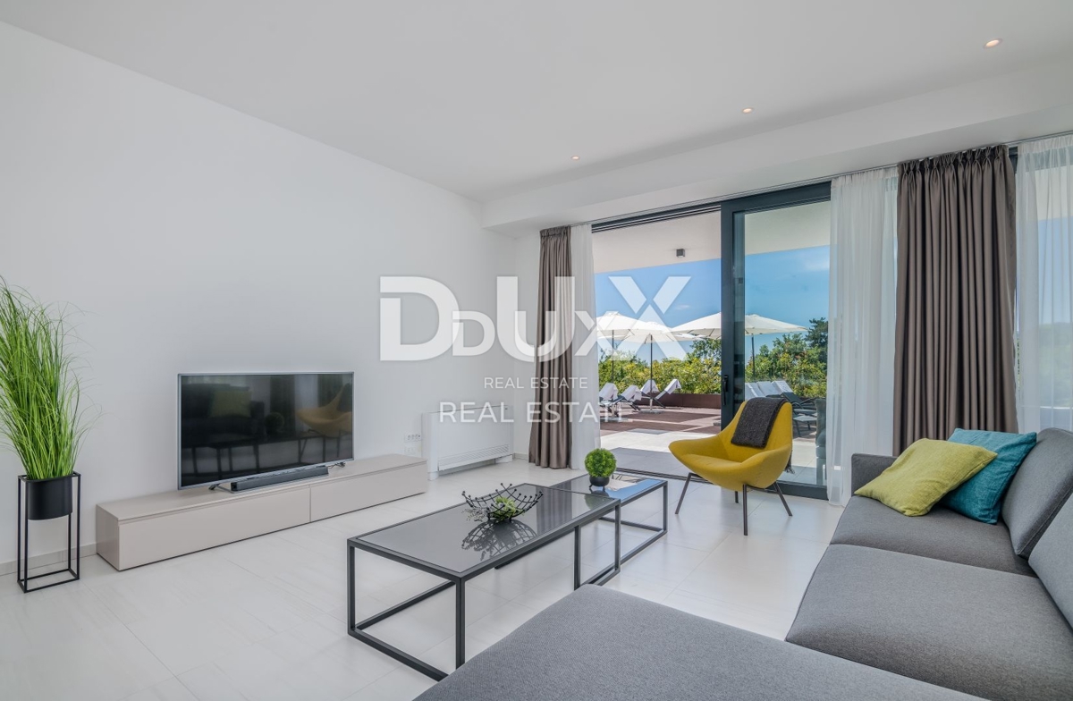 ABBAZIA – Moderna villa di lusso con due unità abitative e vista panoramica sul mare