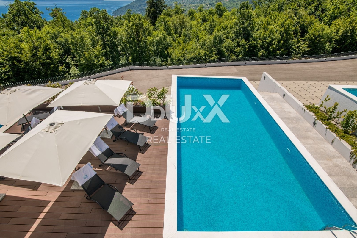 ABBAZIA – Moderna villa di lusso con due unità abitative e vista panoramica sul mare