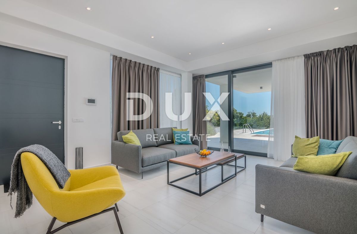 ABBAZIA – Moderna villa di lusso con due unità abitative e vista panoramica sul mare