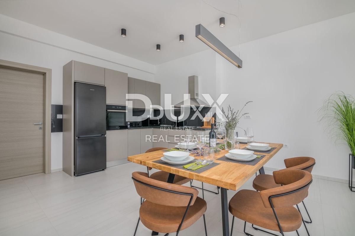 ABBAZIA – Moderna villa di lusso con due unità abitative e vista panoramica sul mare