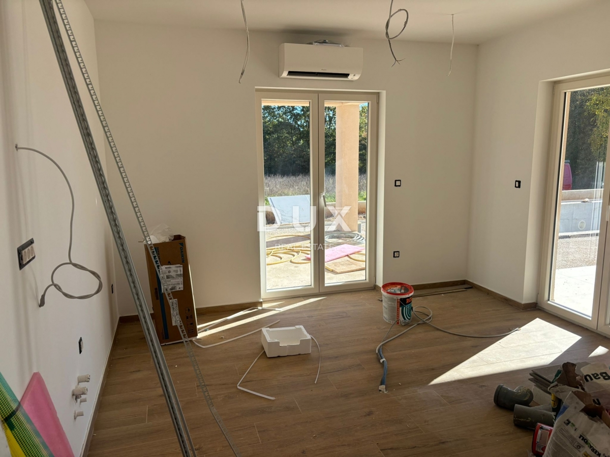 ISTRIA, ŽMINJ - Nuova casa mediterranea con vista sui vigneti in un complesso privato!