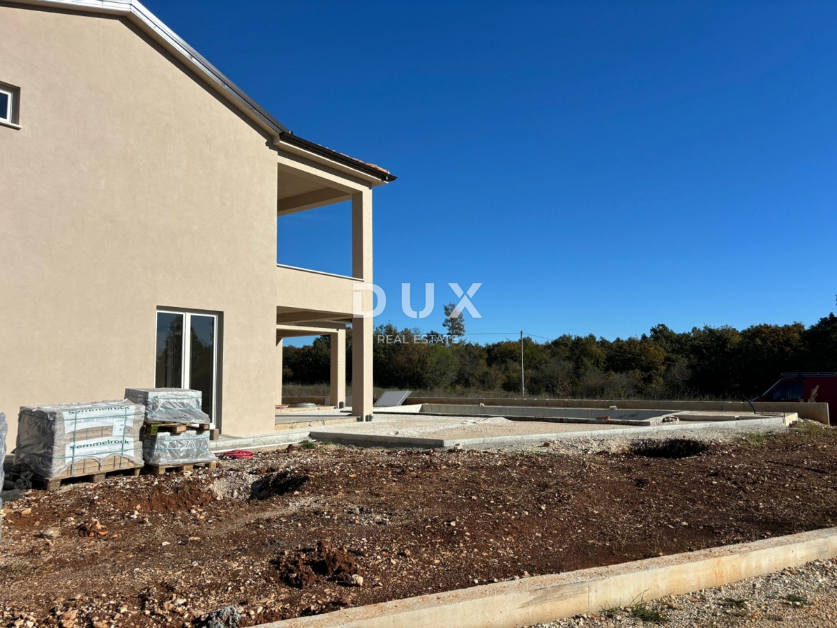 ISTRIA, ŽMINJ - Nuova casa mediterranea con vista sui vigneti in un complesso privato!