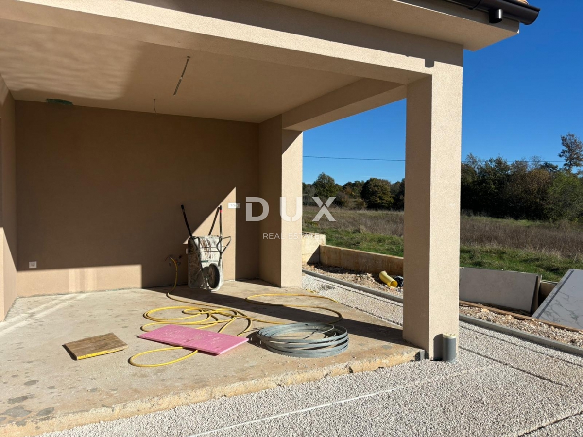 ISTRIA, ŽMINJ - Nuova casa mediterranea con vista sui vigneti in un complesso privato!