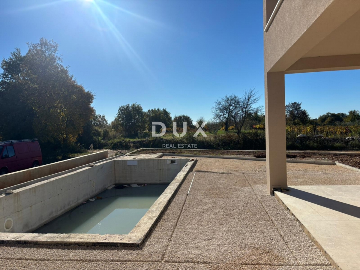 ISTRIA, ŽMINJ - Nuova casa mediterranea con vista sui vigneti in un complesso privato!