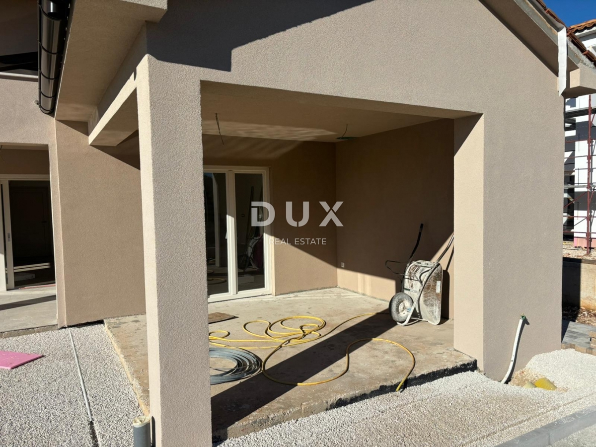 ISTRIA, ŽMINJ - Nuova casa mediterranea con vista sui vigneti in un complesso privato!