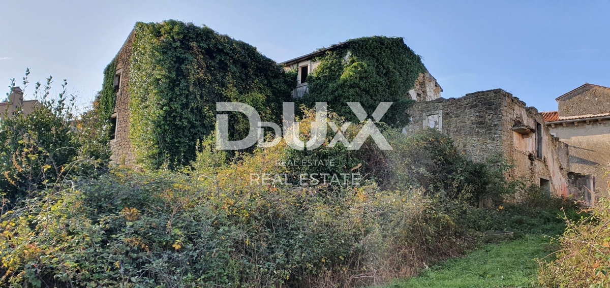 ISTRIA, MOMJAN – Autentico edificio in pietra con una splendida vista