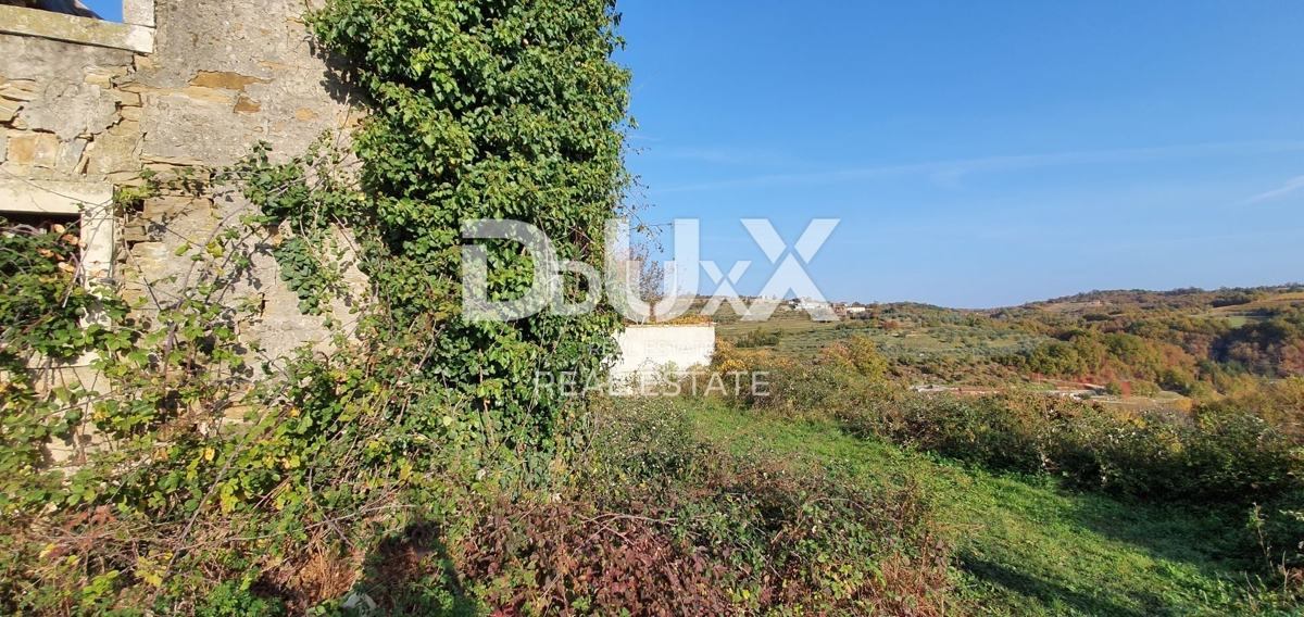 ISTRIA, MOMJAN – Autentico edificio in pietra con una splendida vista