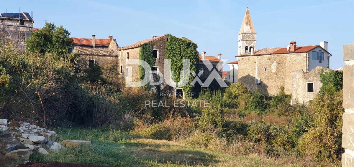 ISTRIA, MOMJAN – Autentico edificio in pietra con una splendida vista