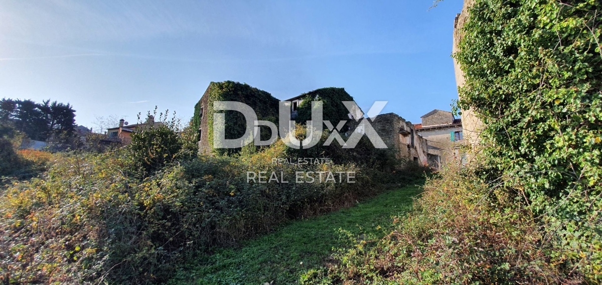 ISTRIA, MOMJAN – Autentico edificio in pietra con una splendida vista