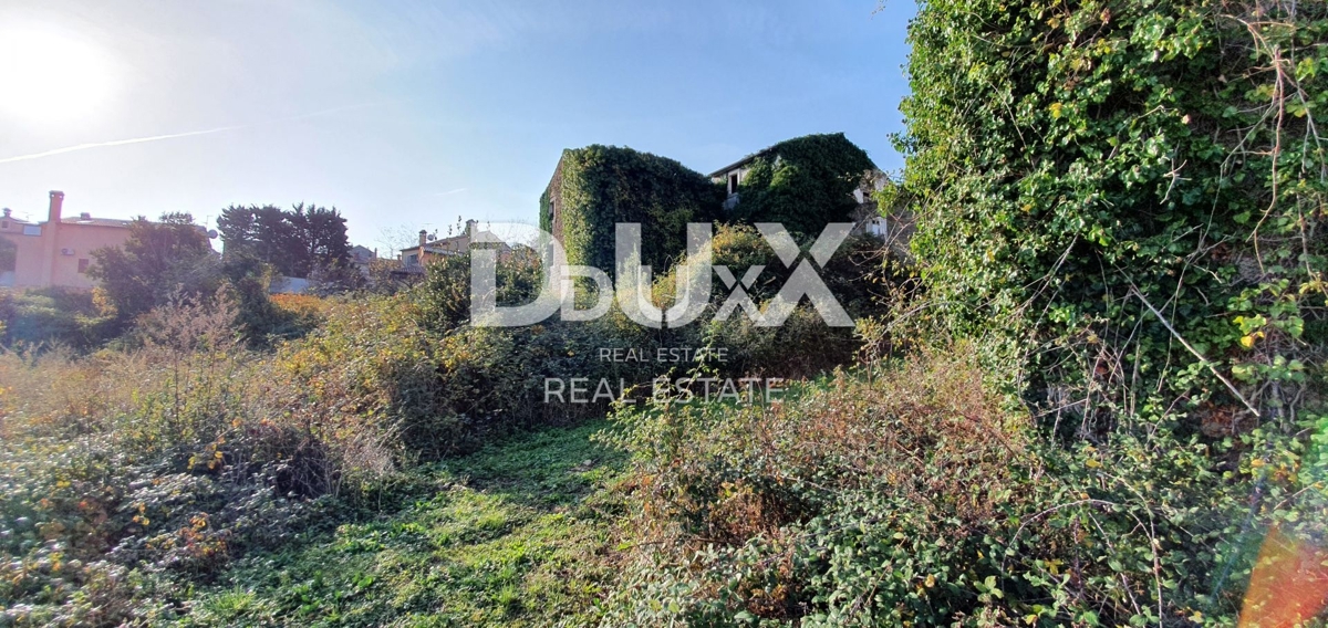 ISTRIA, MOMJAN – Autentico edificio in pietra con una splendida vista