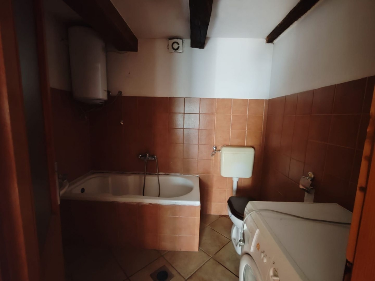 ISTRIA, MONTONA - Bellissima casa autentica con taverna