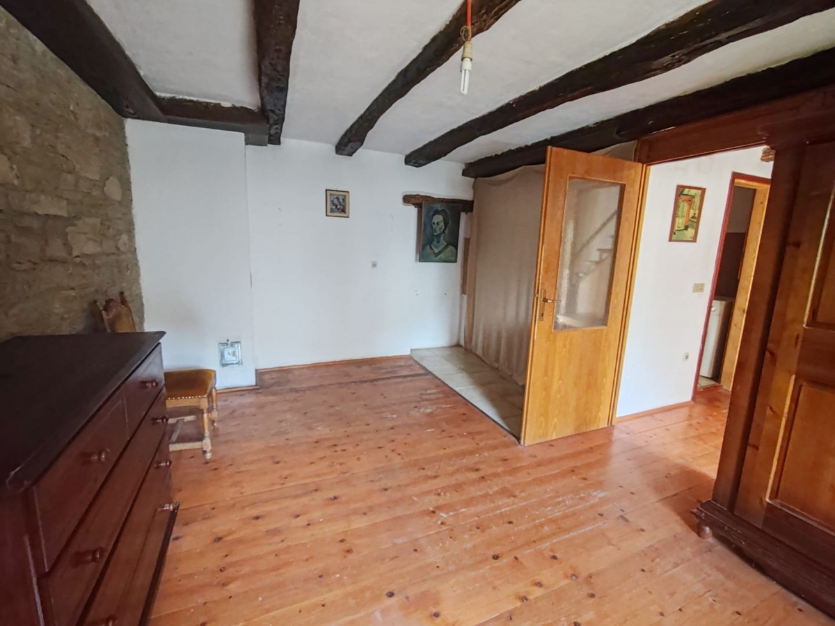 ISTRIA, MONTONA - Bellissima casa autentica con taverna