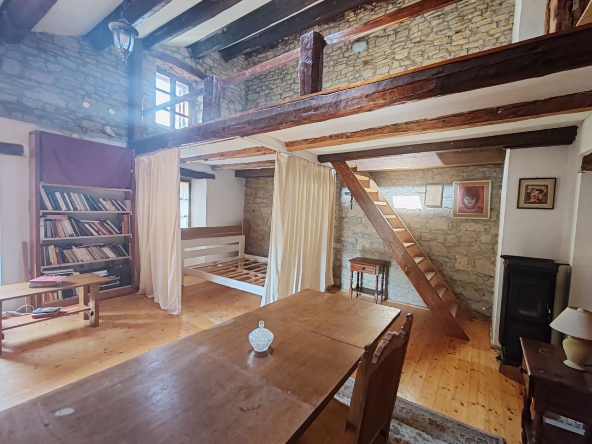 ISTRIA, MONTONA - Bellissima casa autentica con taverna