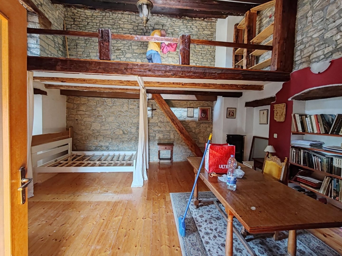 ISTRIA, MONTONA - Bellissima casa autentica con taverna