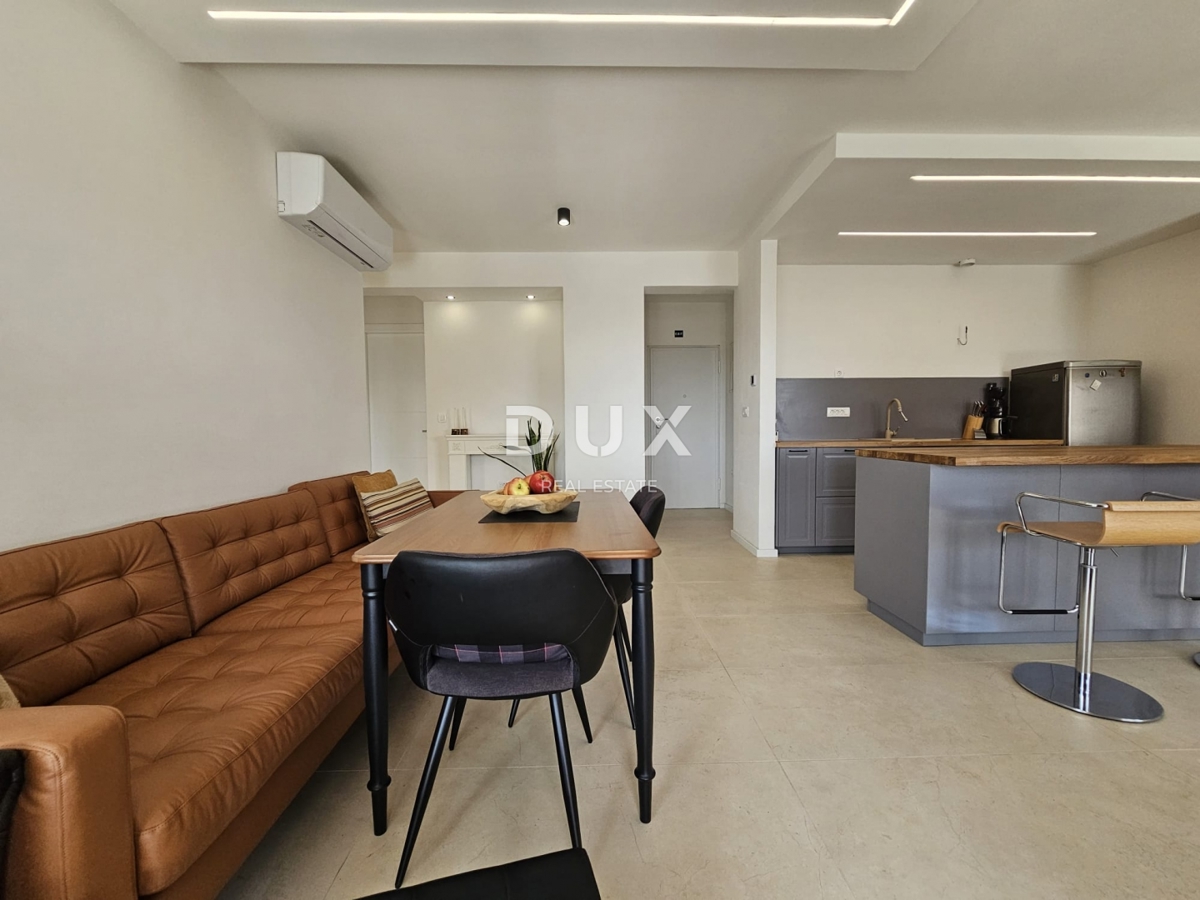 SEBENICO, BRODARICA - NUOVA COSTRUZIONE, Appartamento con tre camere da letto lussuosamente arredato al piano terra con cortile