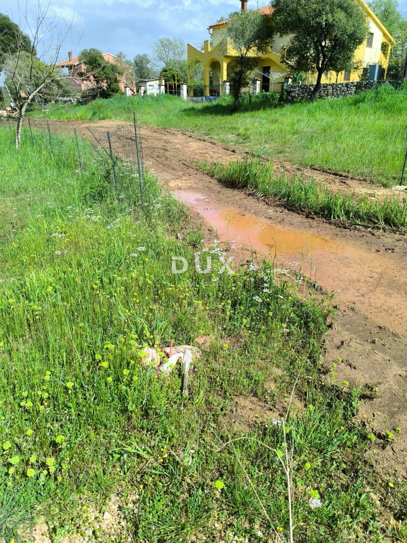 Terreno Peroj, Vodnjan, 678m2