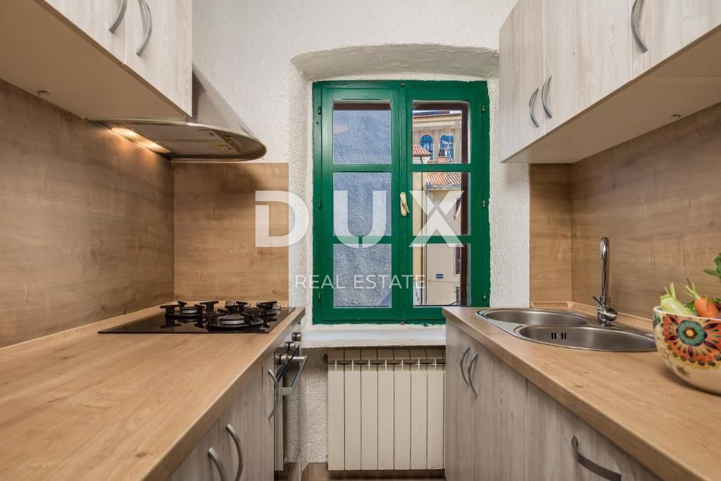 RIJEKA, CENTRO - 2BR + SOGGIORNO 100 m dal Korzo