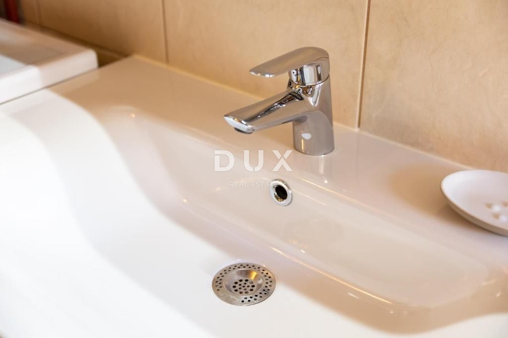 RIJEKA, CENTRO - 2BR + SOGGIORNO 100 m dal Korzo