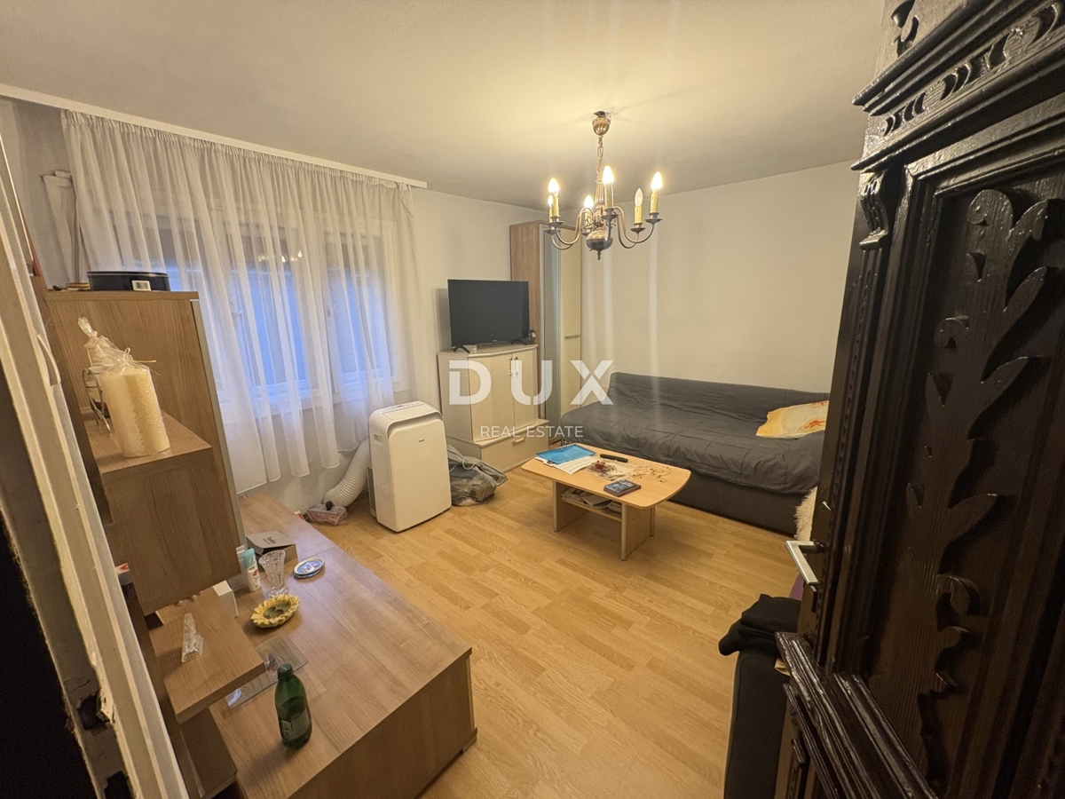 ZAGABRIA, DONJA DUBRAVA - Casa da ristrutturare con grande potenziale di investimento