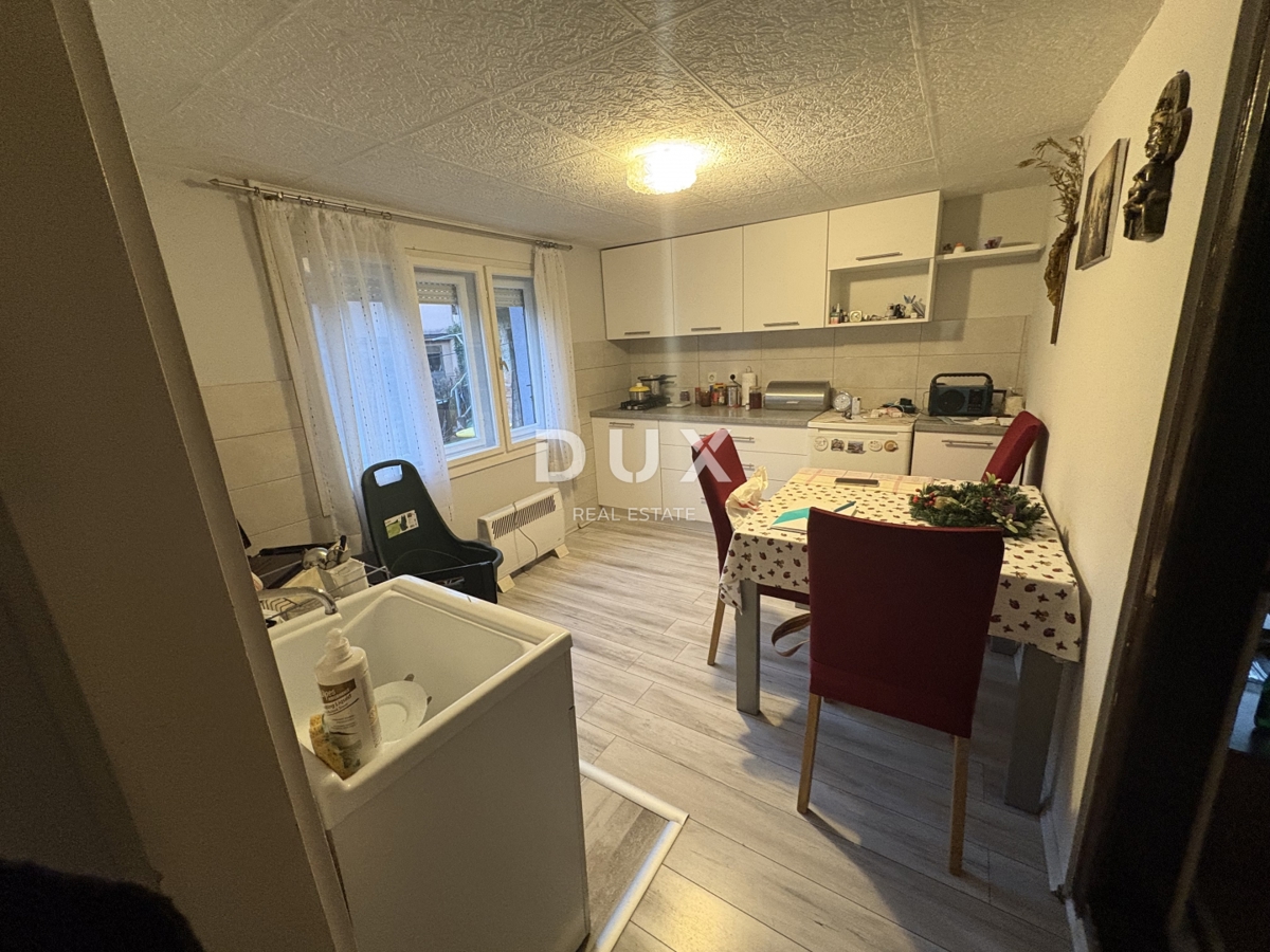 ZAGABRIA, DONJA DUBRAVA - Casa da ristrutturare con grande potenziale di investimento