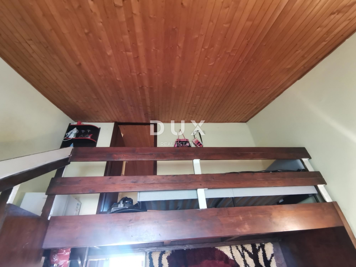 ISTRIA, ČERVAR PORAT - Appartamento duplex all'ultimo piano con vista mare!